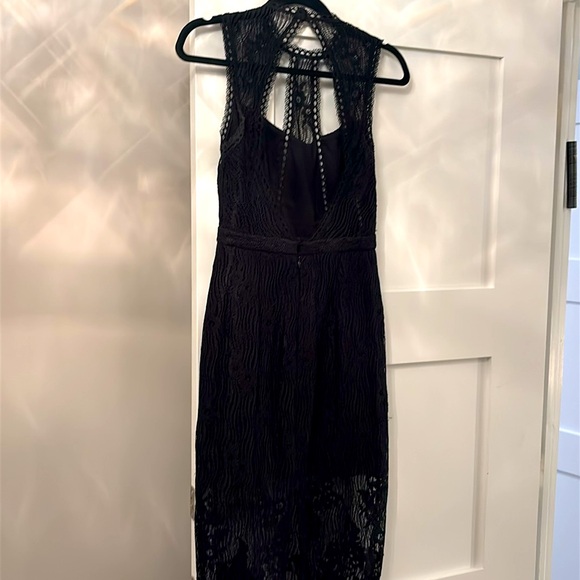 ALEXIS BLACK LACE DRESS - Picture 2 of 3